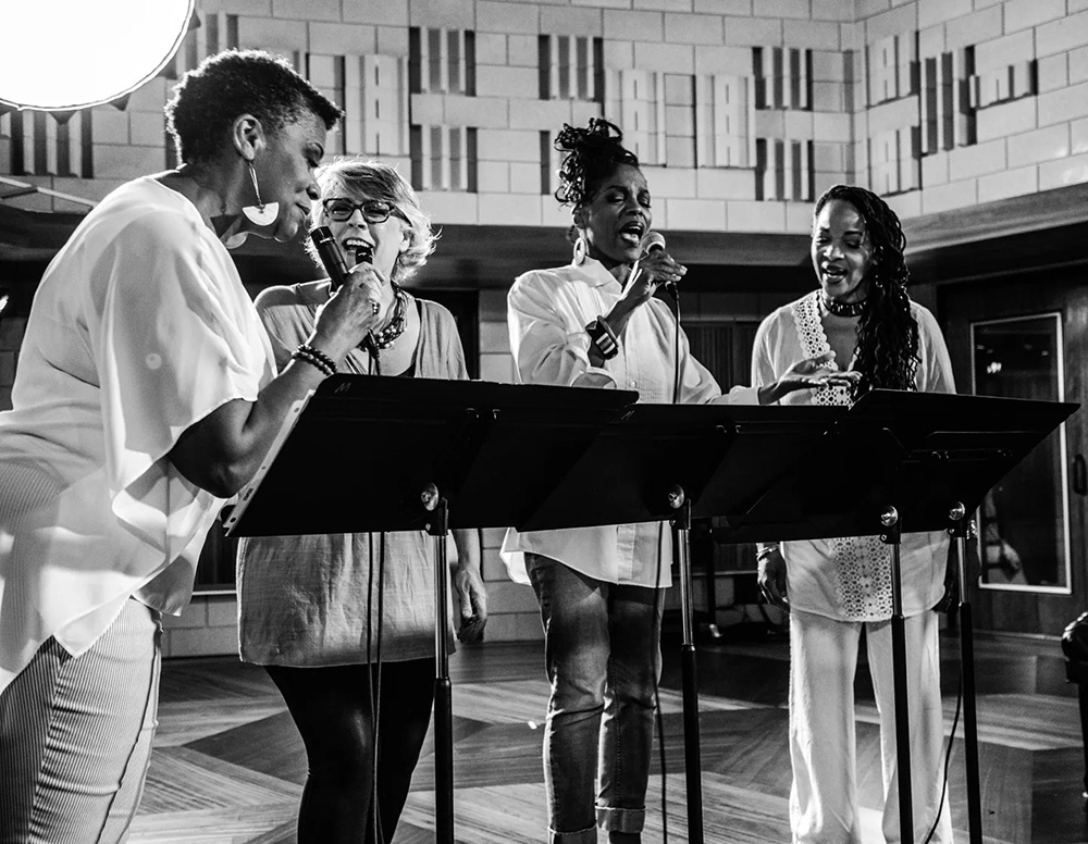 The Sistering The Sistering jazz group singing